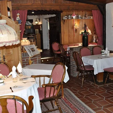 & Restaurant Bei Hoelzchen 호텔