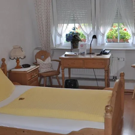 & Restaurant Bei Hoelzchen