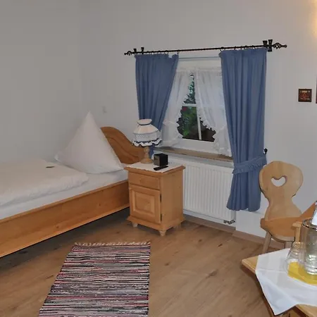 & Restaurant Bei Hoelzchen 3* 하노버