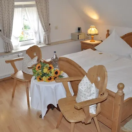 & Restaurant Bei Hoelzchen 3*