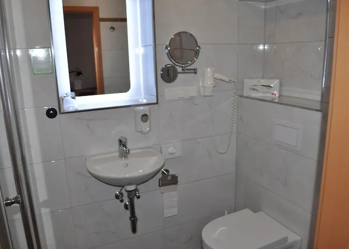 & Restaurant Bei Hoelzchen Hotel