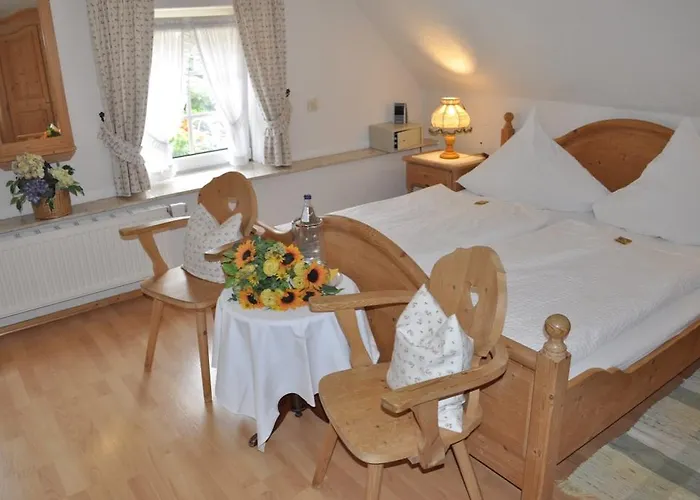 & Restaurant Bei Hoelzchen 3*