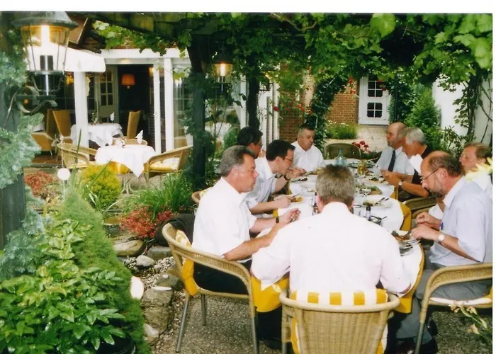 Hotel & Restaurant Bei Hoelzchen 3*