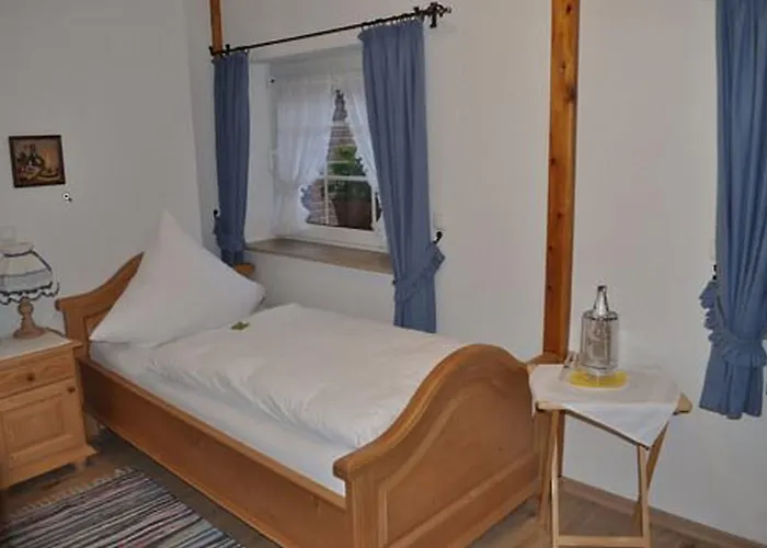 & Restaurant Bei Hoelzchen